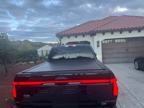 Used 2023 Ford F150 Lightning Platinum image 8