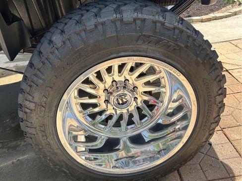Used 2016 GMC Sierra 2500 Denali w/ Duramax Plus Package AWD/4WD image 14