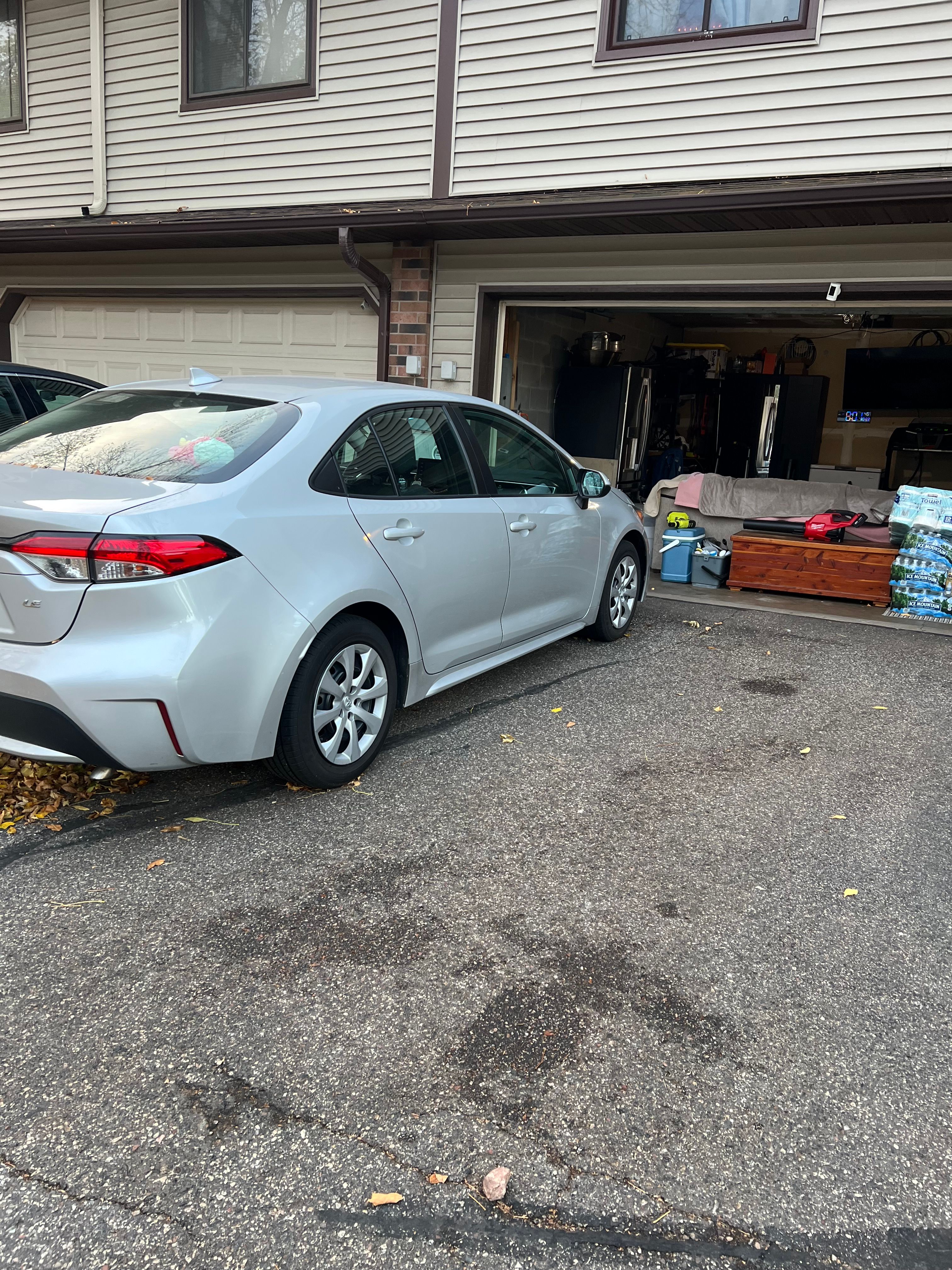 Used 2021 Toyota Corolla LE FWD image 4