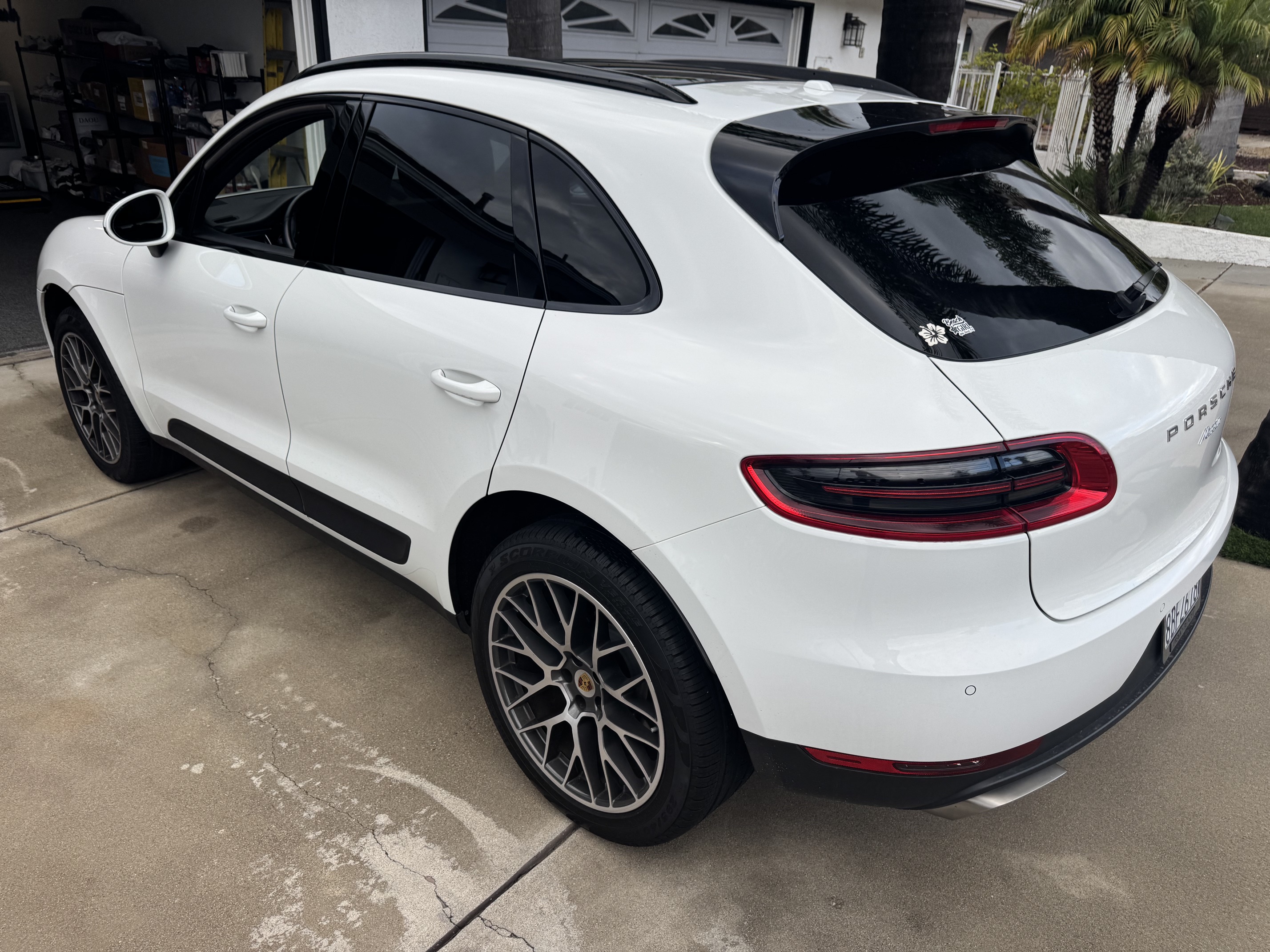Used 2018 Porsche Macan Sport Edition AWD/4WD image 13