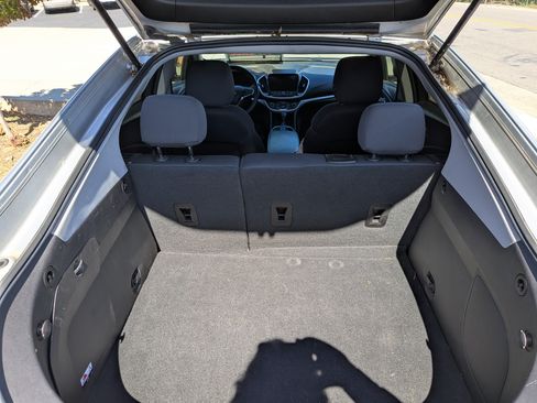 Used 2017 Chevrolet Volt LT FWD image 14