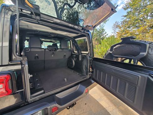 Used 2023 Jeep Wrangler Unlimited Rubicon 392 image 11