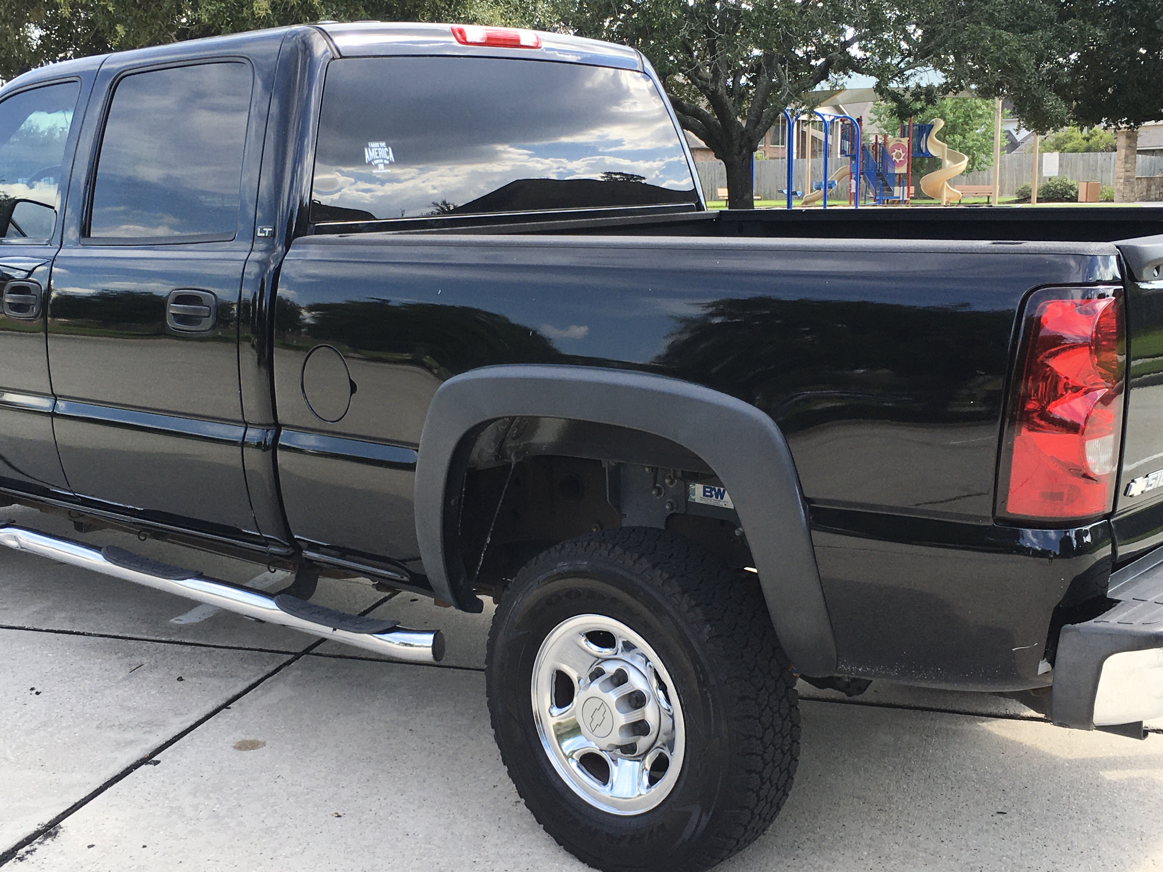 Used 2006 Chevrolet Silverado 2500 LT w/ Heavy-Duty Power Package RWD image 8