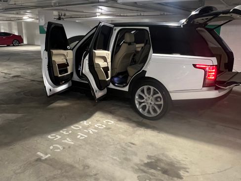 Used 2017 Land Rover Range Rover image 13