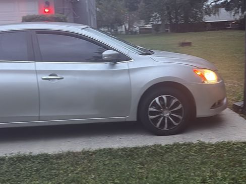 Used 2015 Nissan Sentra SV image 5