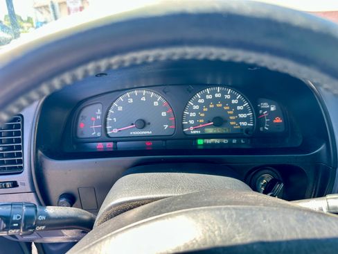 Used 2000 Toyota 4Runner SR5 RWD image 10
