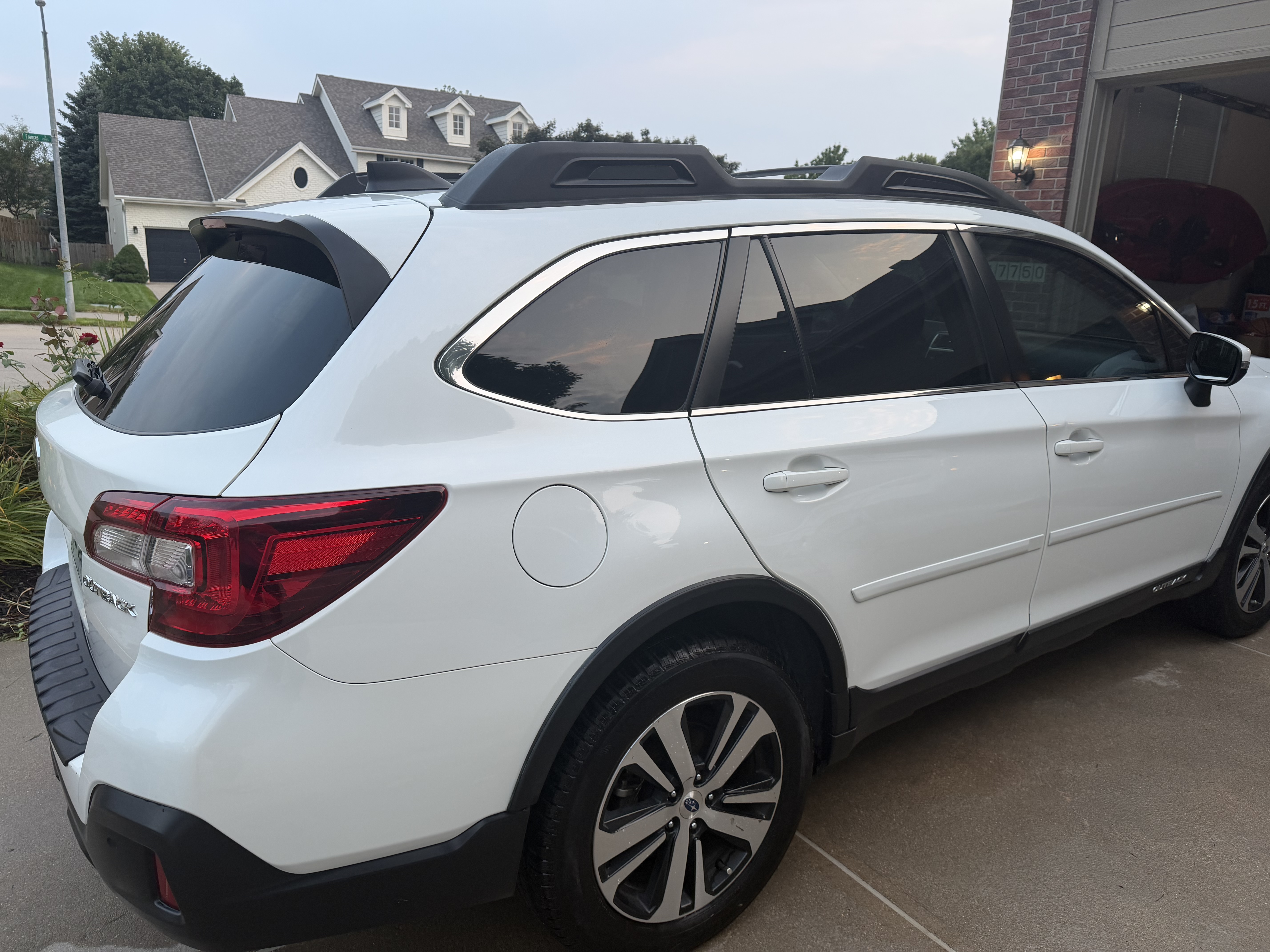 Used 2019 Subaru Outback 2.5i Limited AWD/4WD image 5