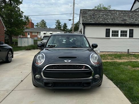 Used 2015 MINI Cooper S image 2