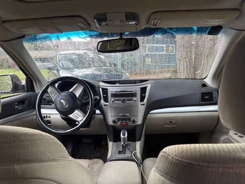 Used 2011 Subaru Outback 2.5i Premium image 7