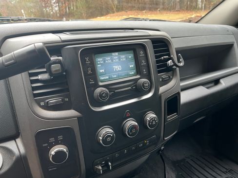 Used 2018 RAM 2500 Tradesman w/ Chrome Appearance Group AWD/4WD image 8