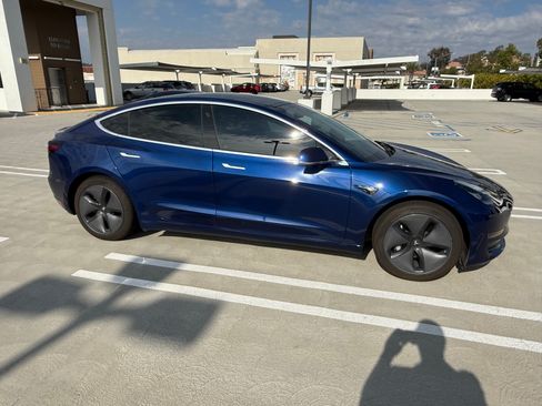 Used 2020 Tesla Model 3 Long Range image 1