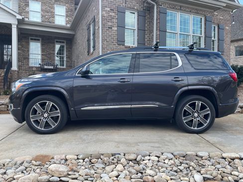 Used 2017 GMC Acadia Denali w/ Technology Package image 8