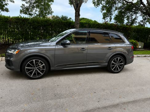 Used 2021 Audi Q7 3.0T Prestige w/ Prestige Package AWD/4WD image 2