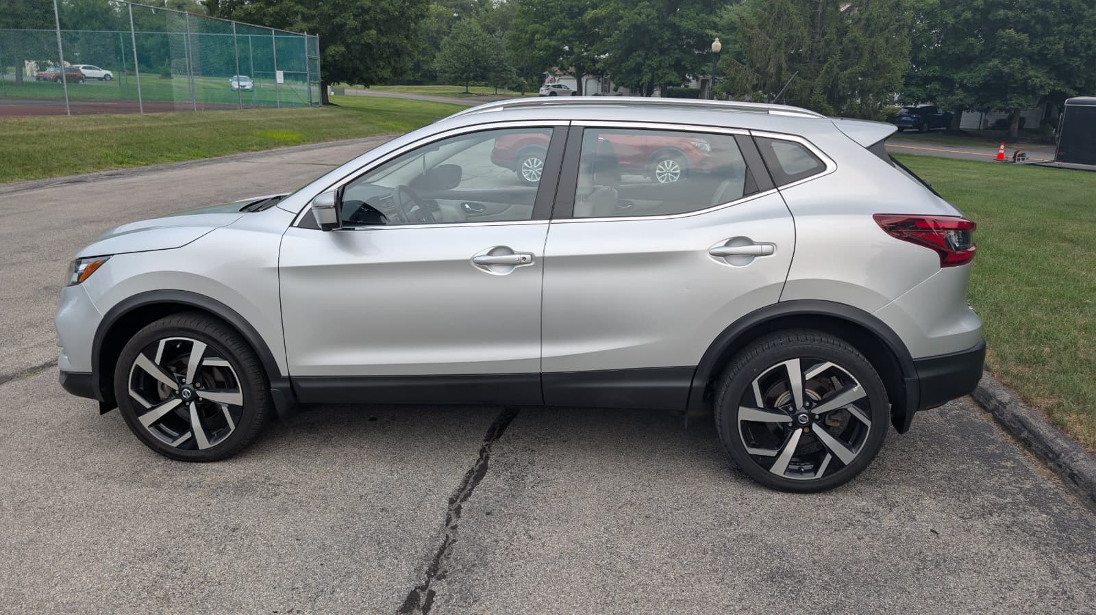 Used 2020 Nissan Rogue Sport SL AWD/4WD image 6