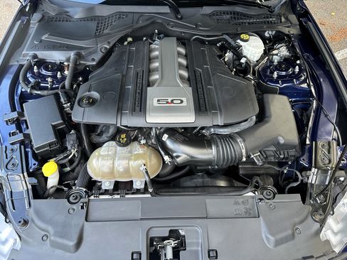 Used 2019 Ford Mustang GT RWD image 6