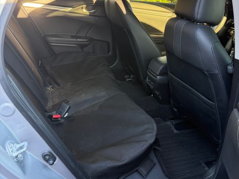 Used 2019 Honda Civic Touring image 11