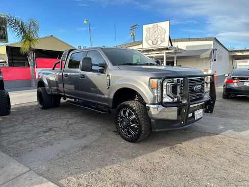 Used 2021 Ford F350 XL w/ STX Appearance Package AWD/4WD image 4