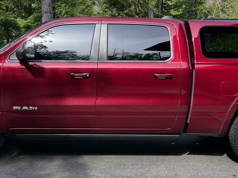 Used 2019 RAM 1500 Laramie AWD/4WD image 6