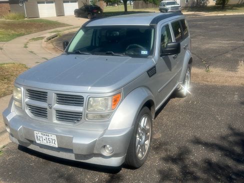 Used 2011 Dodge Nitro Heat image 1