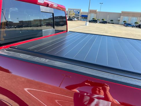 Used 2023 GMC Sierra 1500 Denali image 6