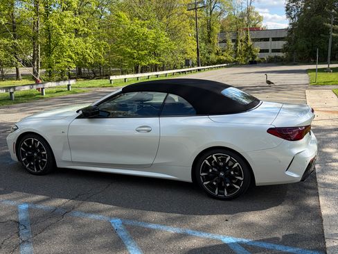 Used 2025 BMW M440i Convertible RWD image 2