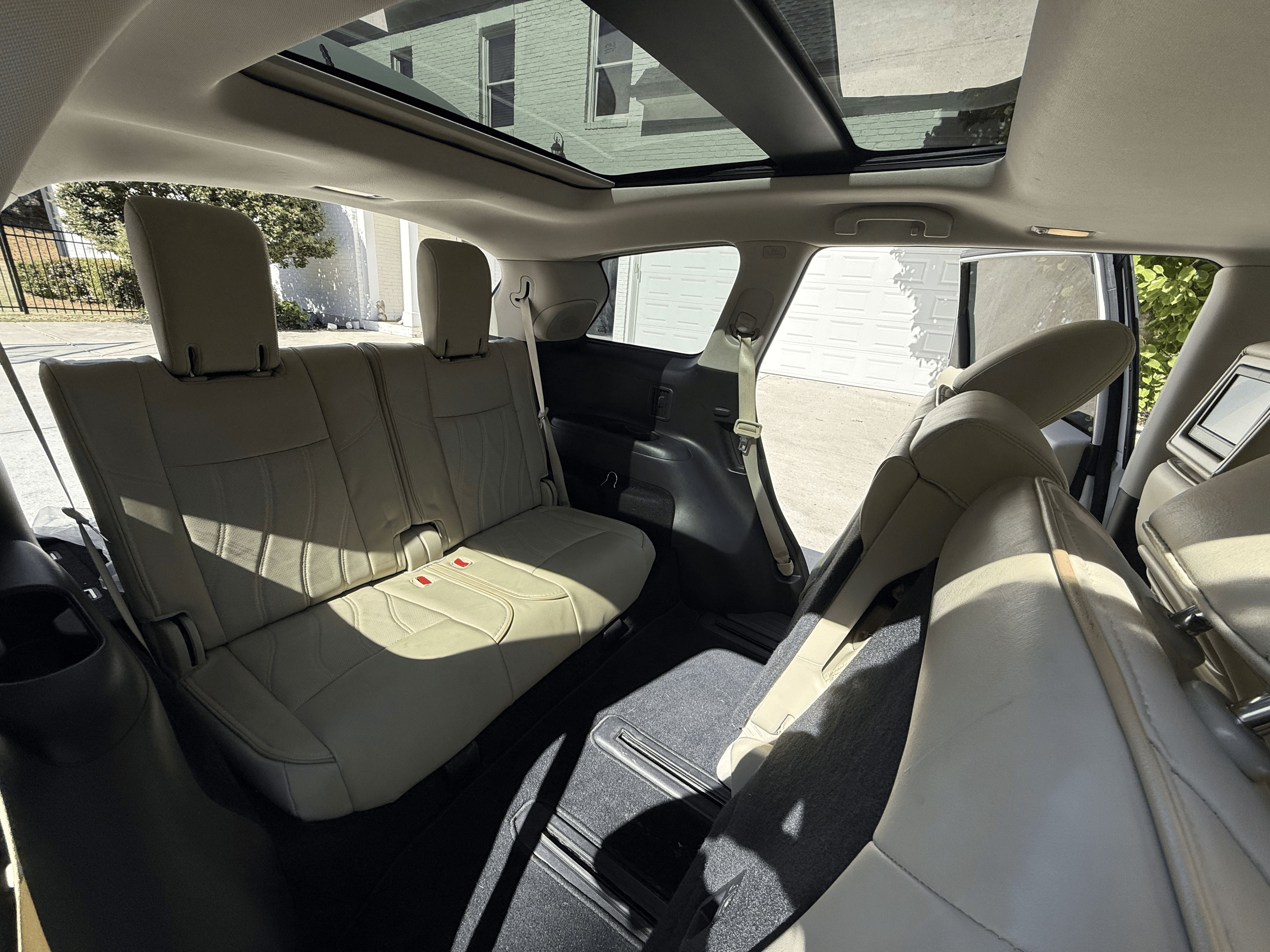 Used 2015 INFINITI QX60 FWD w/ Deluxe Touring Package image 11