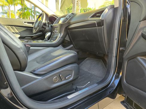 Used 2015 Ford Edge Sport w/ Equipment Group 401A image 17