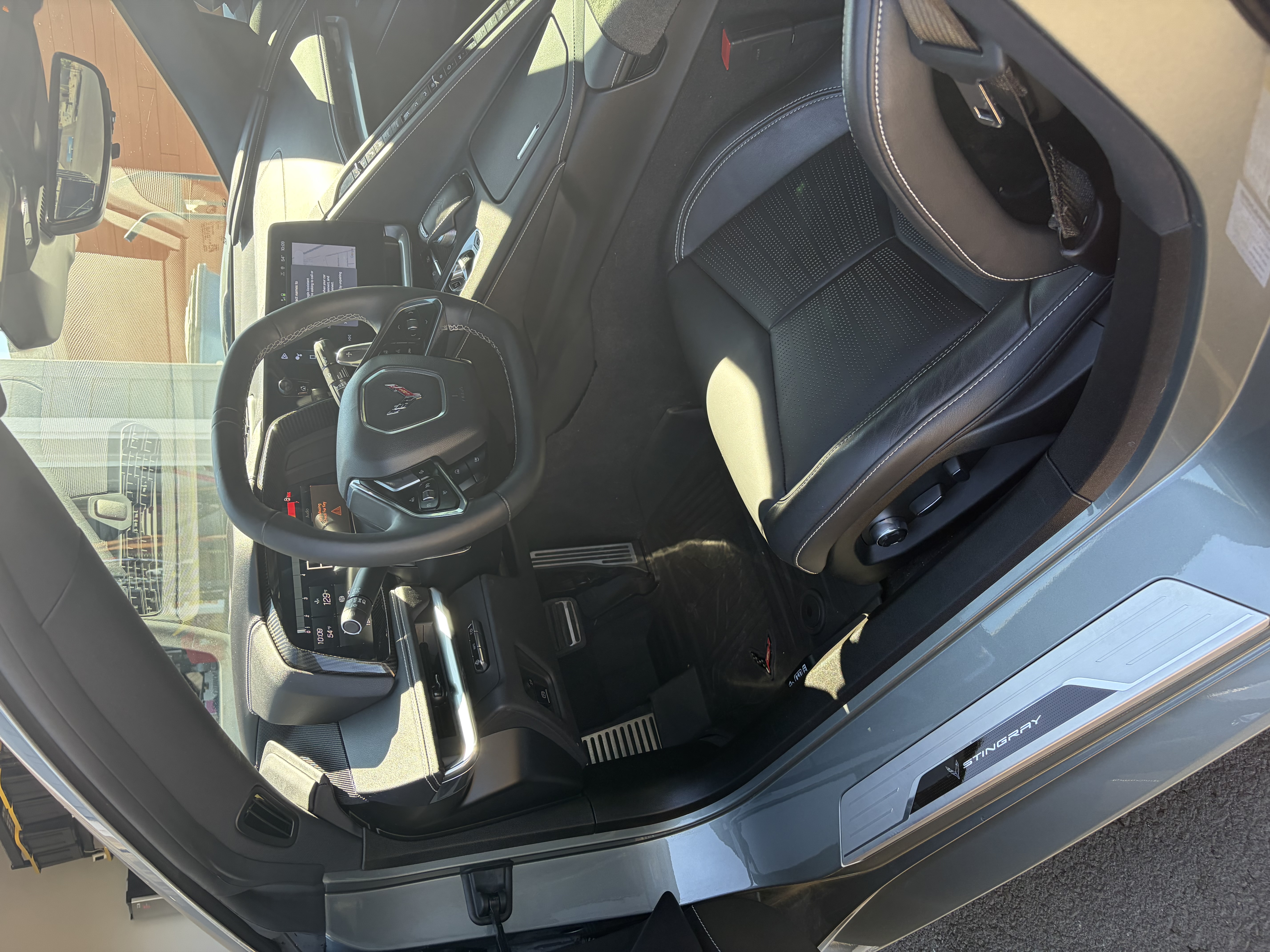 Used 2024 Chevrolet Corvette Stingray Preferred Conv w/ Z51 Performance Package RWD image 8