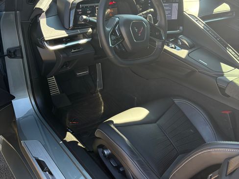 Used 2024 Chevrolet Corvette Stingray Preferred Conv w/ Z51 Performance Package RWD image 8
