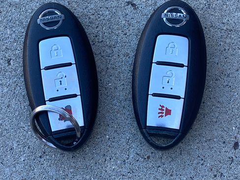 Used 2011 Nissan Juke SL image 15