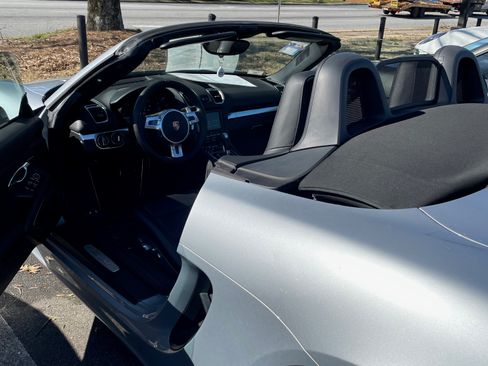 Used 2014 Porsche Boxster image 6