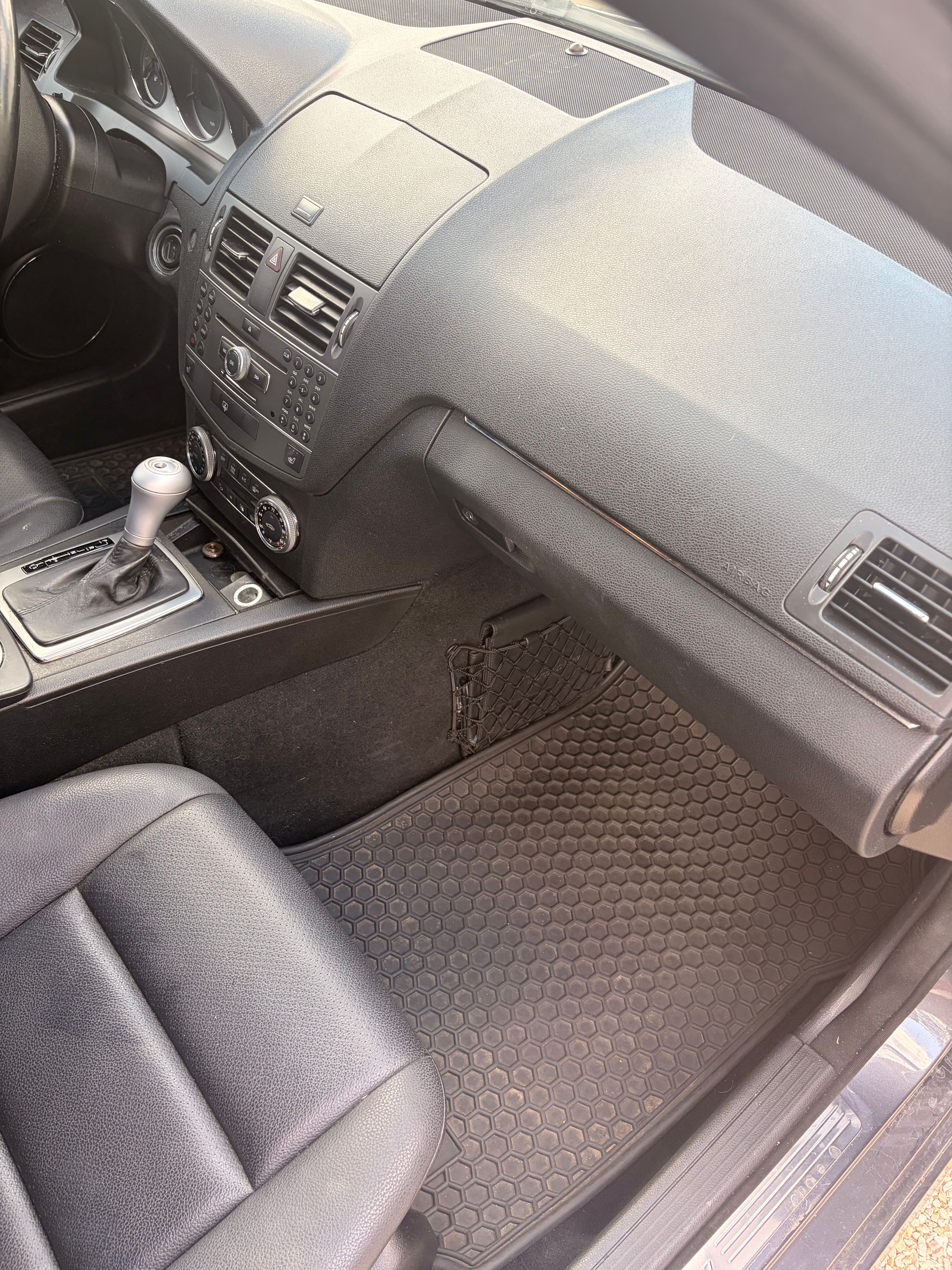 Used 2011 Mercedes-Benz C 300 Sedan w/ Multimedia Pkg image 11