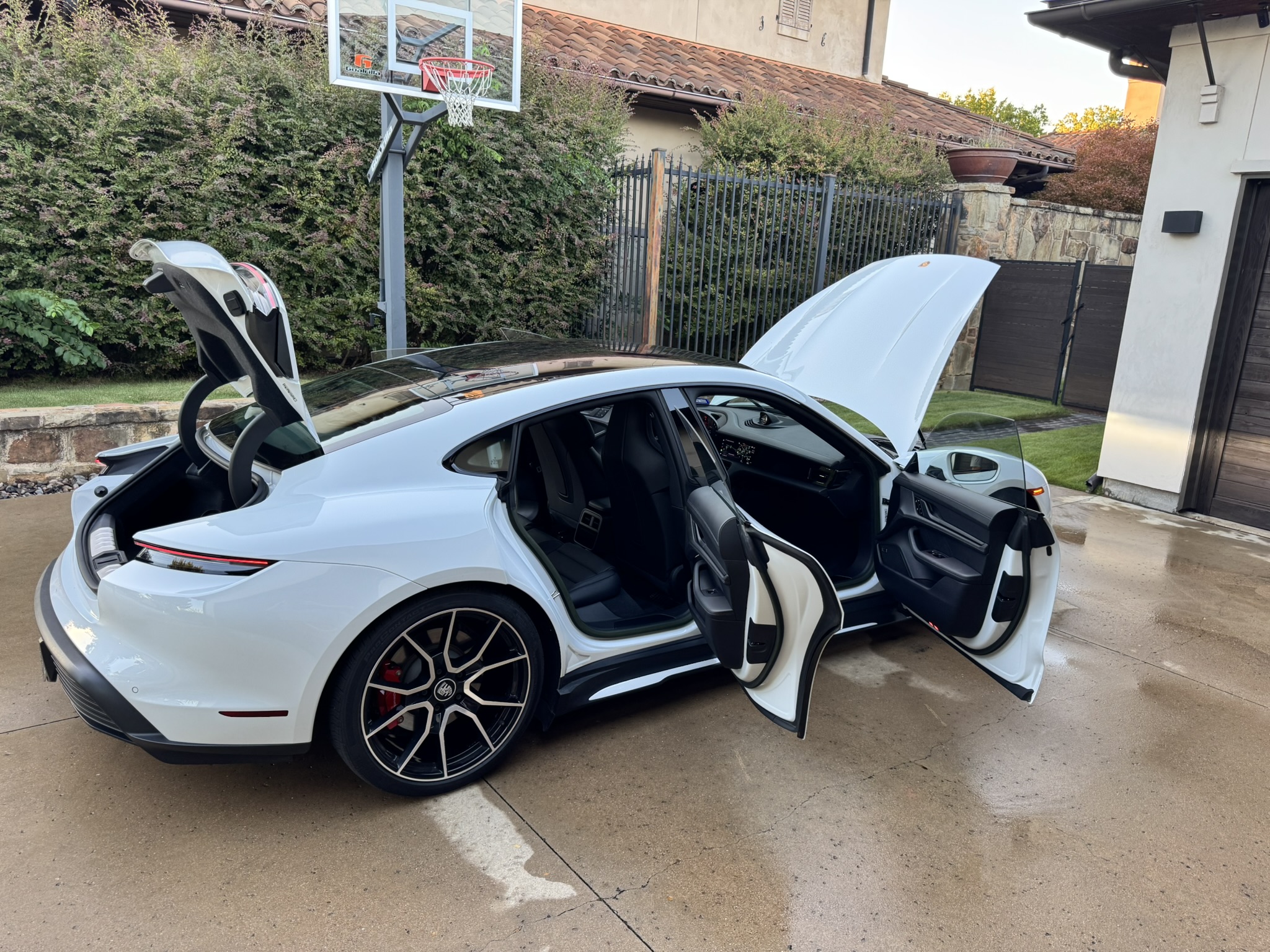Used 2024 Porsche Taycan 4S AWD/4WD image 20
