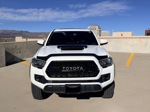 Used 2019 Toyota Tacoma TRD Pro AWD/4WD image 9