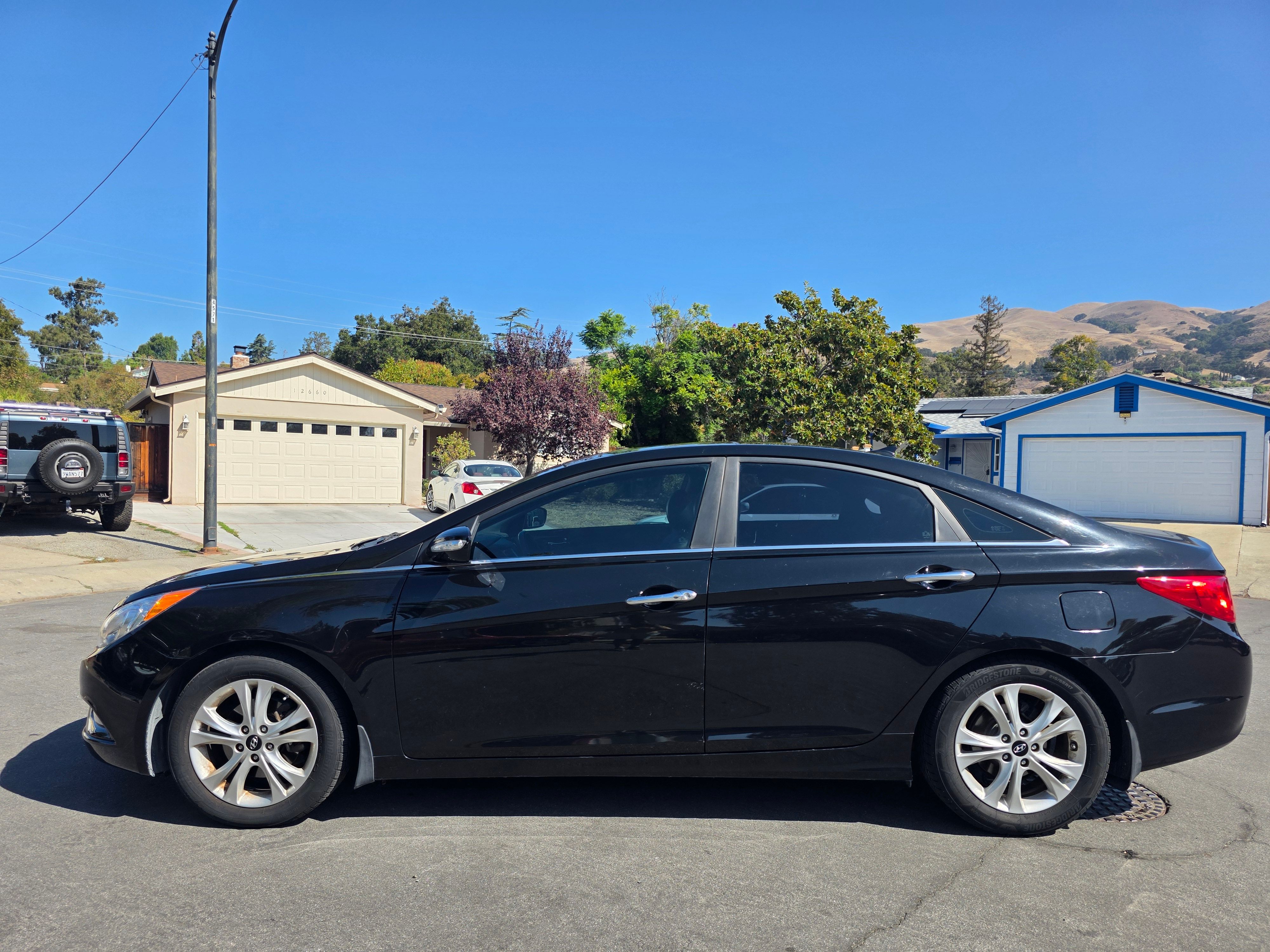 Used 2013 Hyundai Sonata Limited w/ Premium Pkg FWD image 1