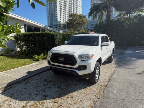 Used 2021 Toyota Tacoma SR w/ SR Convenience Package image 5