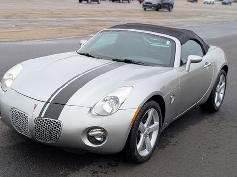 Used 2006 Pontiac Solstice Convertible w/ Premium Package RWD image 5