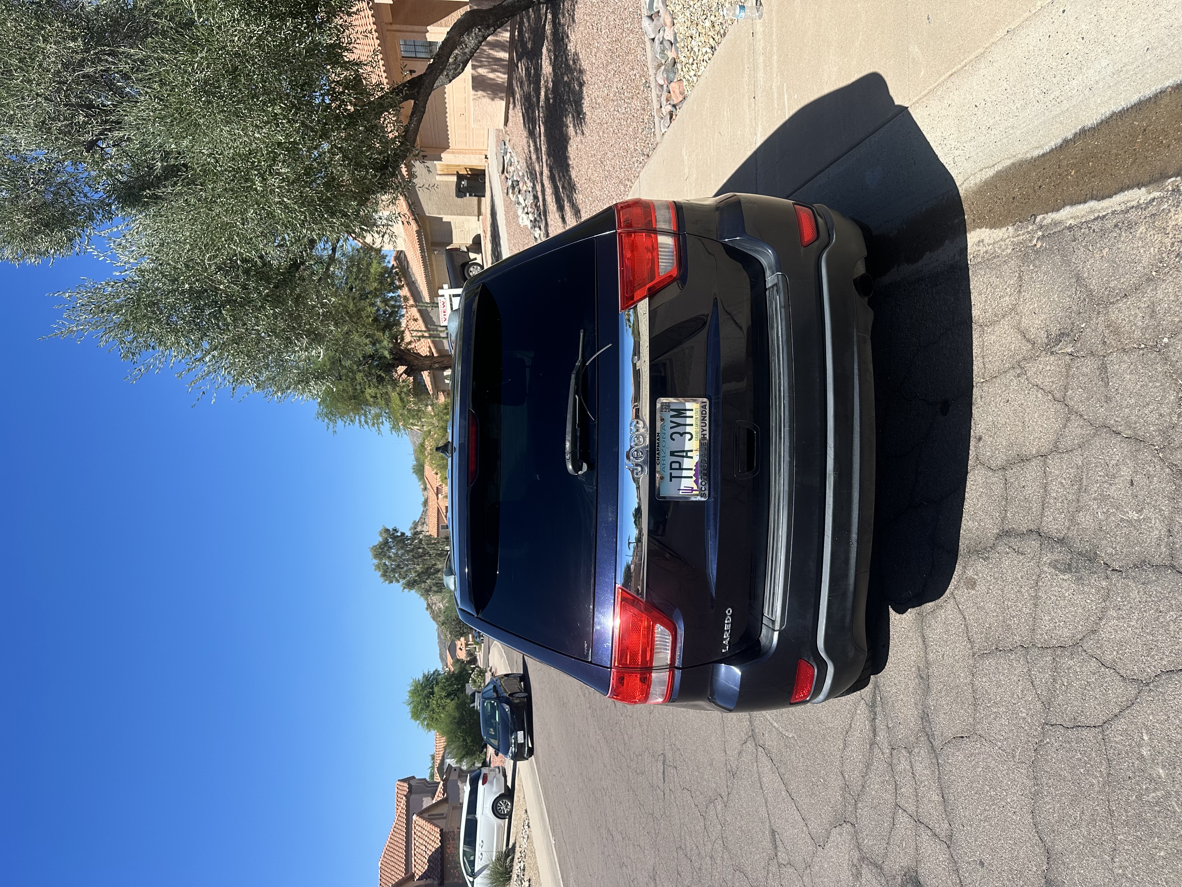 Used 2011 Jeep Grand Cherokee Laredo RWD image 5