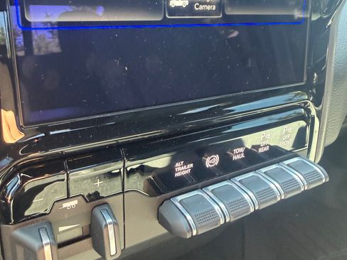 Used 2021 RAM 3500 Big Horn w/ Level 2 Equipment Group AWD/4WD image 20