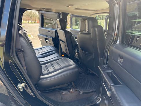 Used 2005 HUMMER H2 SUT Sport Utility Pickup 4D w/ Preferred Equipment Group image 10