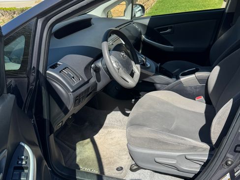 Used 2014 Toyota Prius Three w/ Protection Package image 9