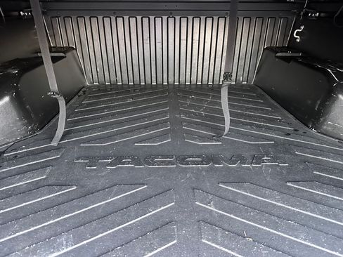 Used 2021 Toyota Tacoma TRD Off-Road w/ TRD Premium Off Road Package image 28