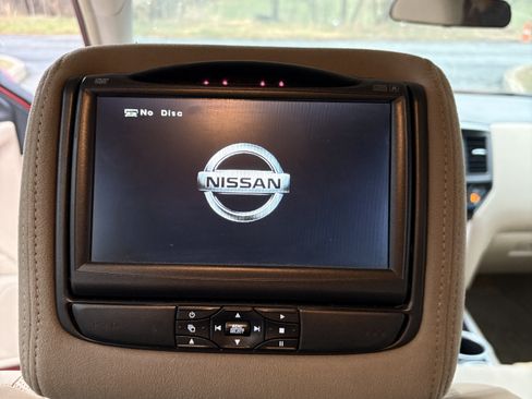 Used 2013 Nissan Pathfinder SV w/ Cargo Pkg image 10