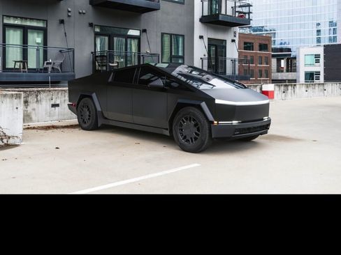 Used 2024 Tesla Cybertruck Cyberbeast AWD/4WD image 2