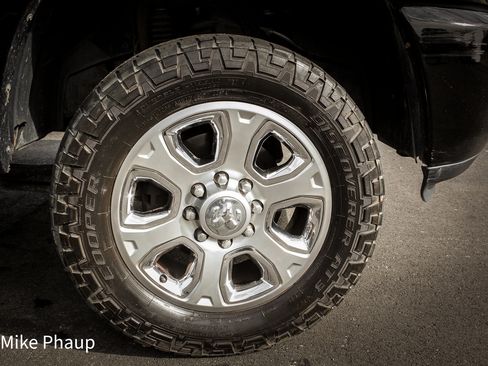 Used 2014 RAM 2500 Laramie w/ Black Appearance Group image 23