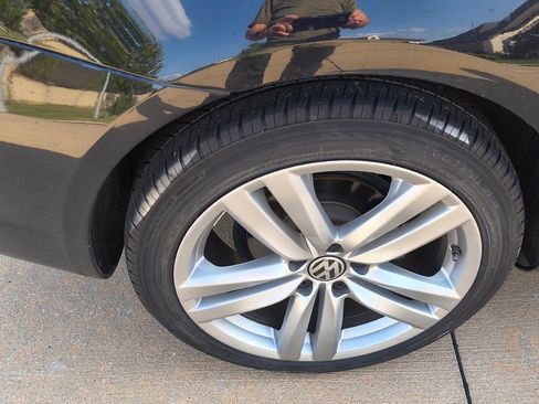 Used 2015 Volkswagen Eos Executive FWD image 6
