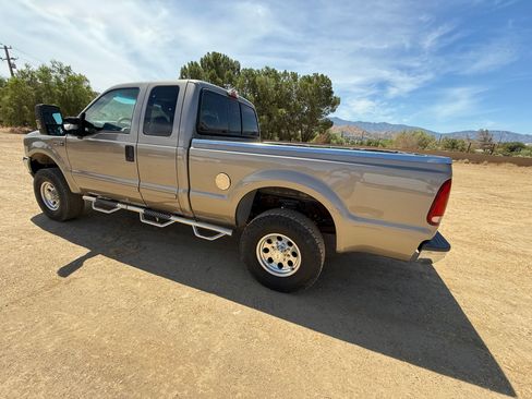 Used 2002 Ford F250 4x4 SuperCab Super Duty image 1