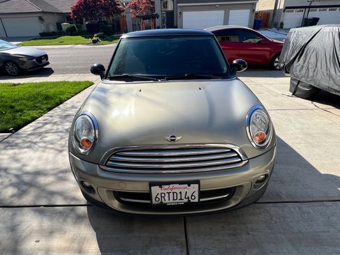 Used 2011 MINI Cooper Hardtop FWD image 4