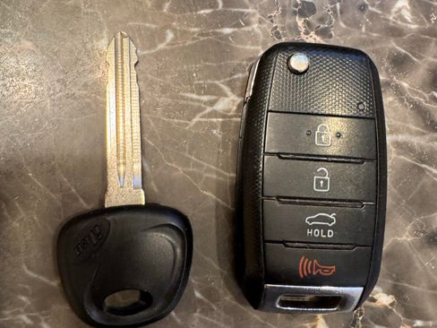 Used 2016 Kia Forte LX w/ LX Popular Plus Package image 19