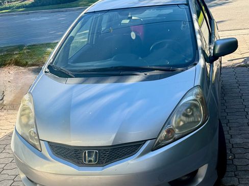 Used 2011 Honda Fit Sport image 2